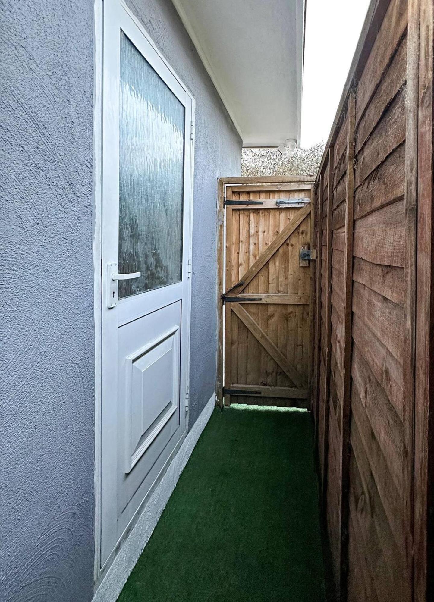 Boutique Backyard Bungalow - Brimsdown 恩菲尔德 外观 照片